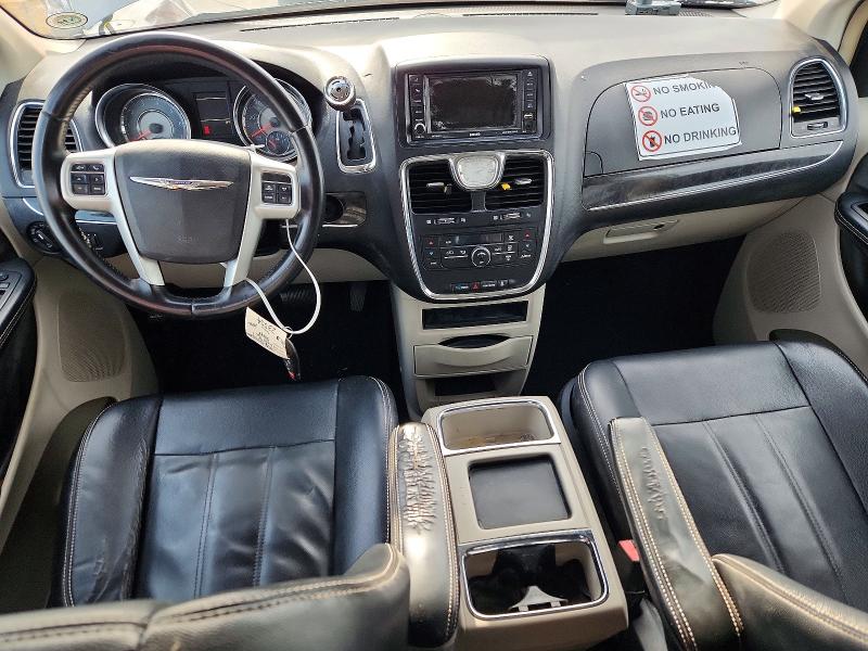Photo 8 from auction – 2016 CHRYSLER TOWN & COU with VIN 2C4RC1BG7GR295063