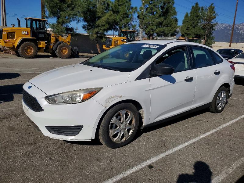 FORD FOCUS S 2017 مع رقم تعريف المركبة 1FADP3E21HL329198 - صورة من المزاد