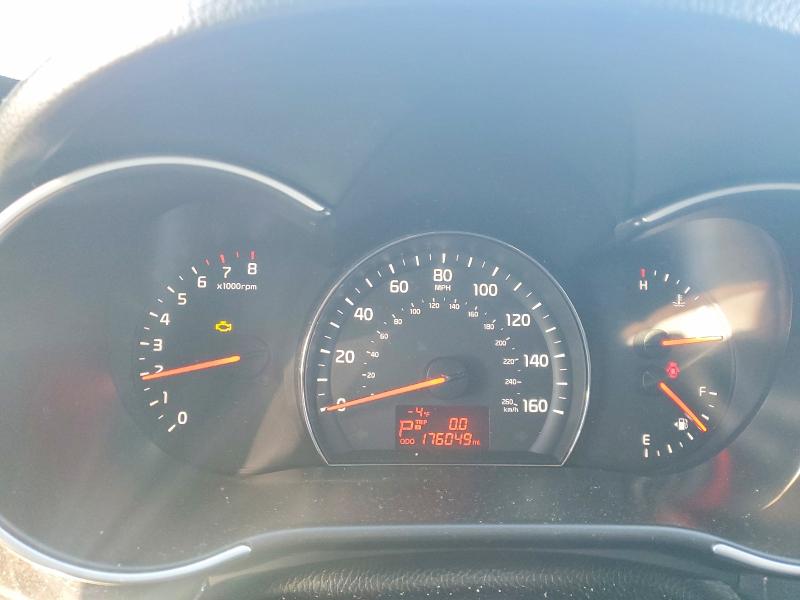 Photo 9 from auction – 2015 KIA SORENTO LX with VIN 5XYKTCA62FG611171