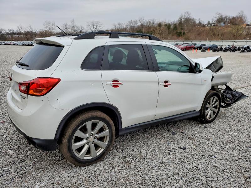 Photo 3 from auction – 2015 MITSUBISHI OUTLANDER with VIN 4A4AR4AU0FE013628