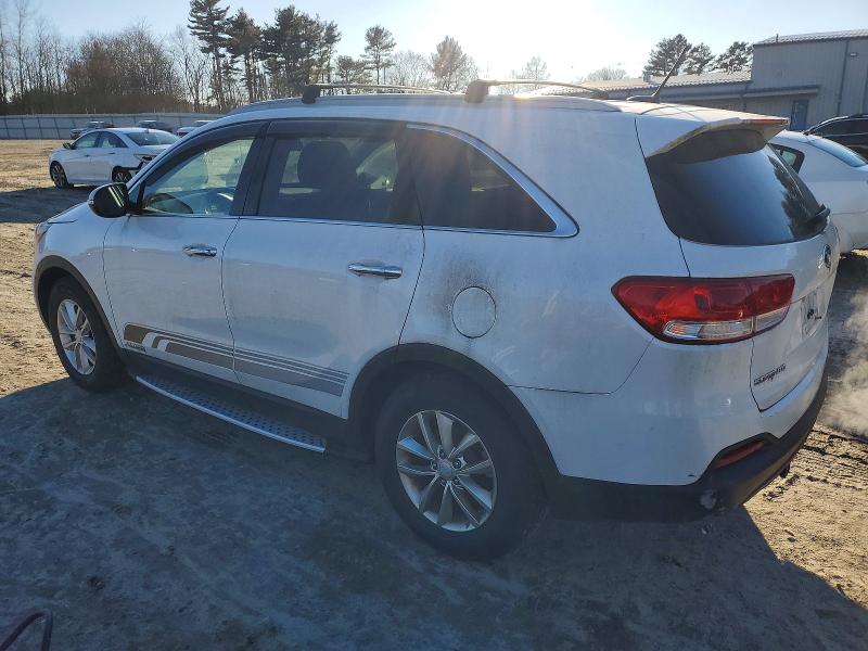 Photo 2 from auction – 2016 KIA SORENTO LX with VIN 5XYPGDA52GG132001