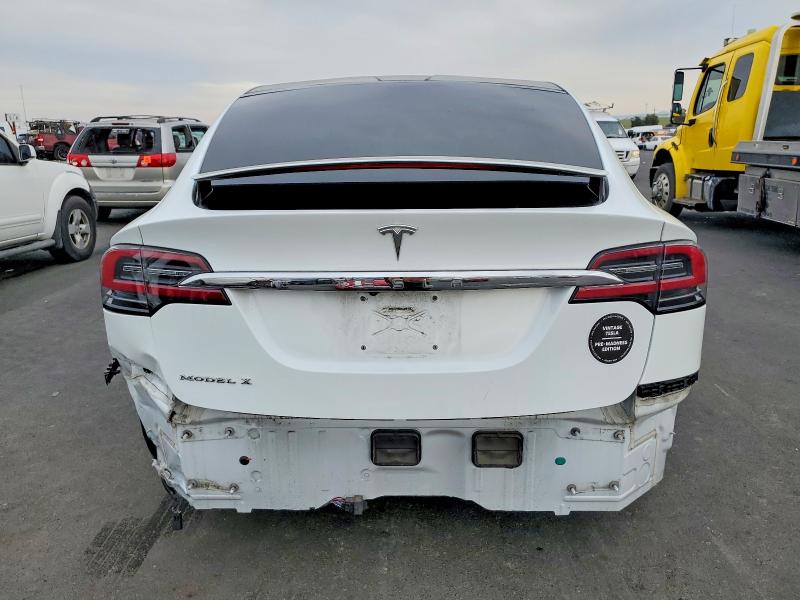 Photo 6 from auction – 2018 TESLA MODEL X with VIN 5YJXCAE20JF113973