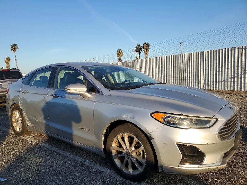 Photo 4 from auction – 2019 FORD FUSION with VIN 3FA6P0MU9KR124327