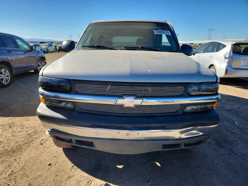 Photo 5 from auction – 2004 CHEVROLET TAHOE with VIN 1GNEC13TX4R312909