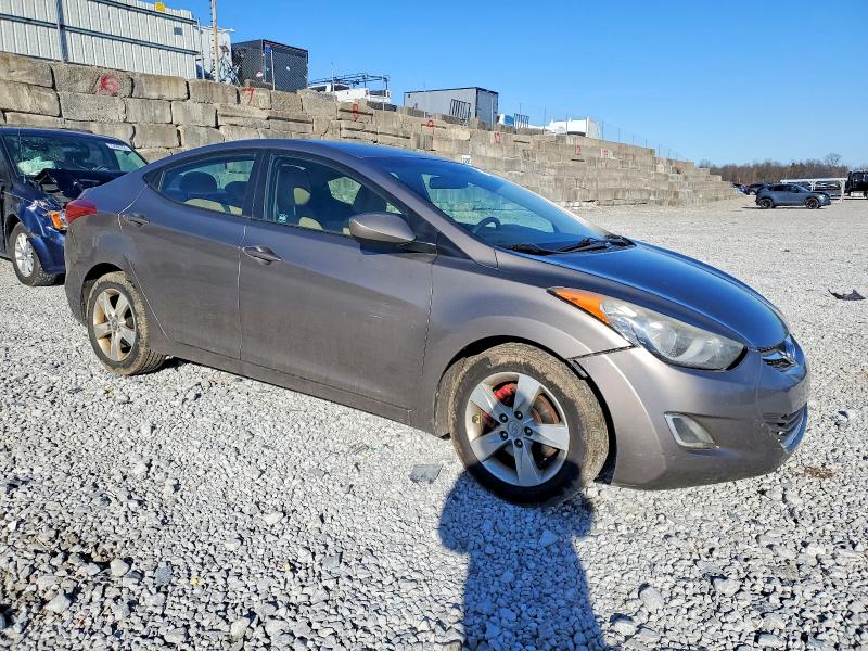 Photo 4 from auction – 2012 HYUNDAI ELANTRA GL with VIN 5NPDH4AE8CH062670