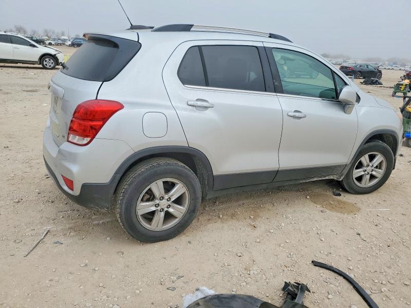 Photo 3 from auction – 2018 CHEVROLET TRAX 1LT with VIN KL7CJPSB3JB599626