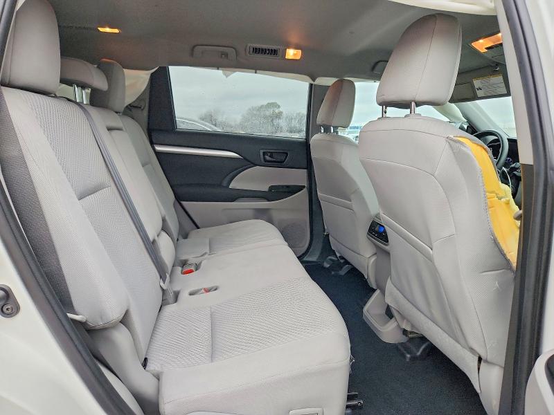 Photo 11 from auction – 2019 TOYOTA HIGHLANDER with VIN 5TDZZRFH8KS361765