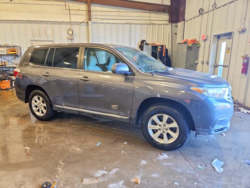Photo 4 from auction – 2012 TOYOTA HIGHLANDER with VIN 5TDBK3EH9CS117550