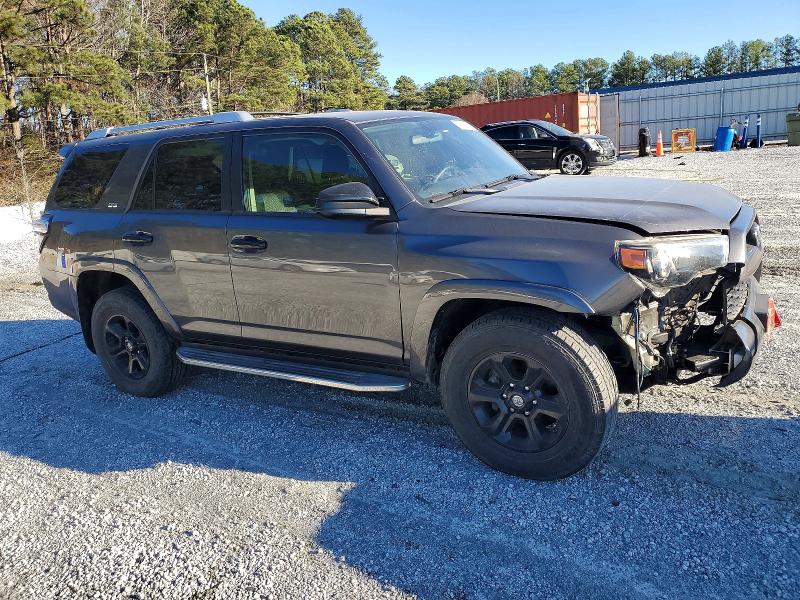 Photo 4 from auction – 2018 TOYOTA 4RUNNER SR with VIN JTEZU5JR3J5170066