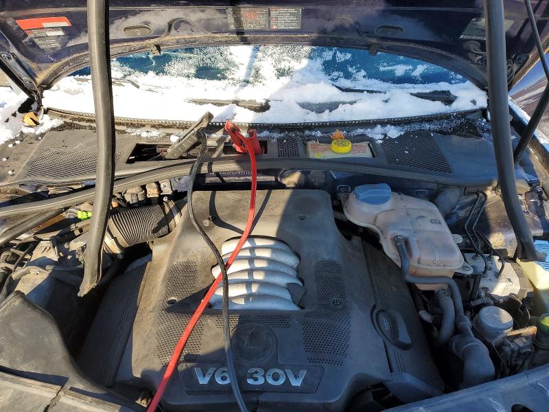Photo 11 from auction – 2002 VOLKSWAGEN PASSAT with VIN WVWRH63B52P030427