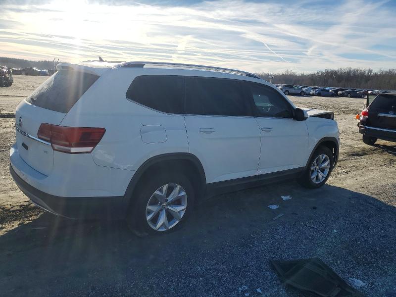 Photo 3 from auction – 2018 VOLKSWAGEN ATLAS S with VIN 1V2AP2CA9JC544558
