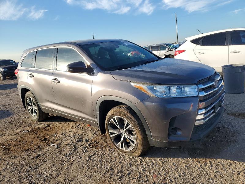 Photo 4 from auction – 2018 TOYOTA HIGHLANDER with VIN 5TDZZRFH9JS250432