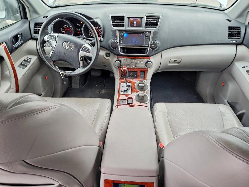 Photo 8 from auction – 2013 TOYOTA HIGHLANDER with VIN 5TDDK3EH9DS175605