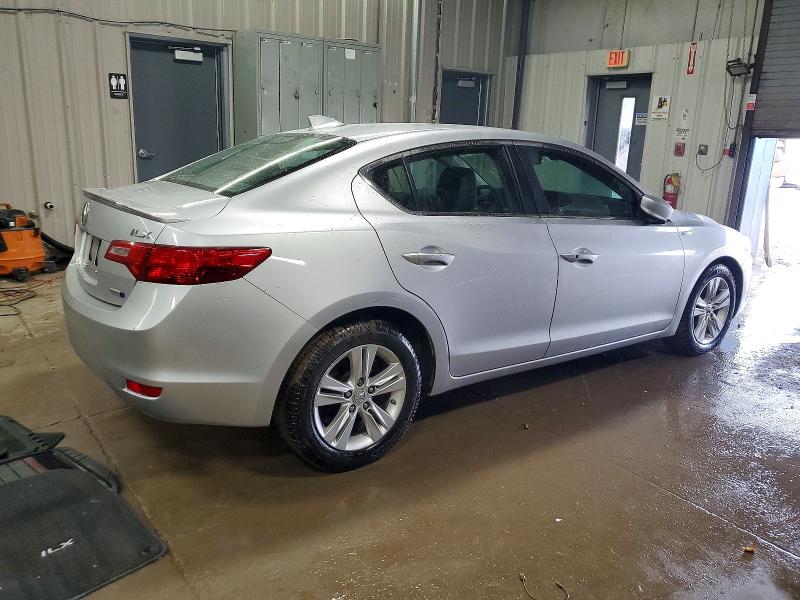 Photo 3 from auction – 2013 ACURA ILX with VIN 19VDE3F73DE300484