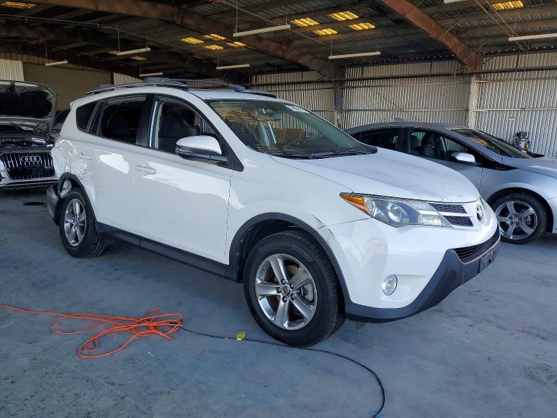 Photo 4 from auction – 2015 TOYOTA RAV4 XLE with VIN JTMRFREV0FD098088