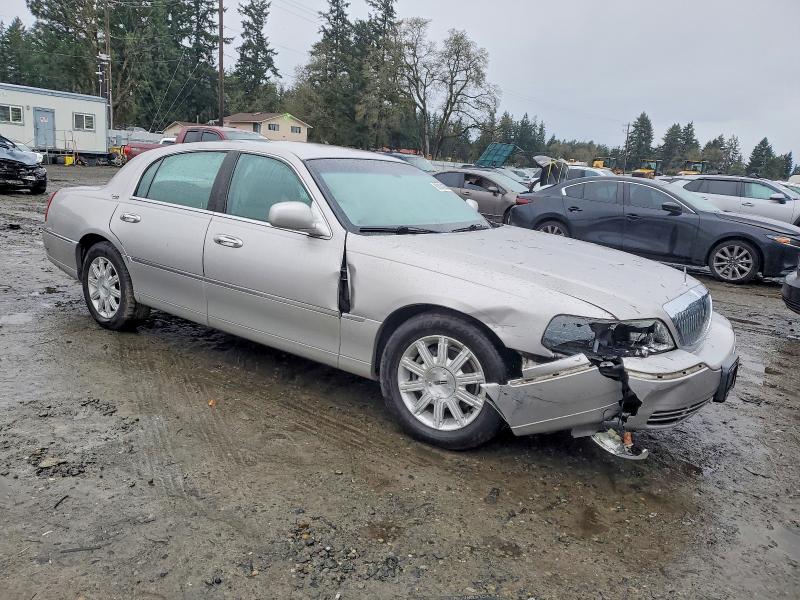 Photo 4 from auction – 2011 LINCOLN TOWN CAR S with VIN 2LNBL8CV8BX759260