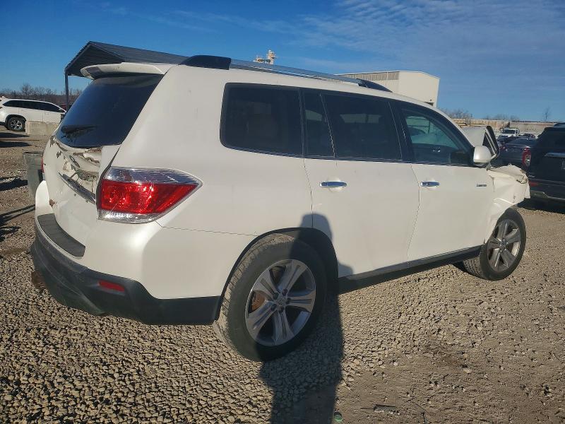 Photo 3 from auction – 2013 TOYOTA HIGHLANDER with VIN 5TDDK3EH6DS239227