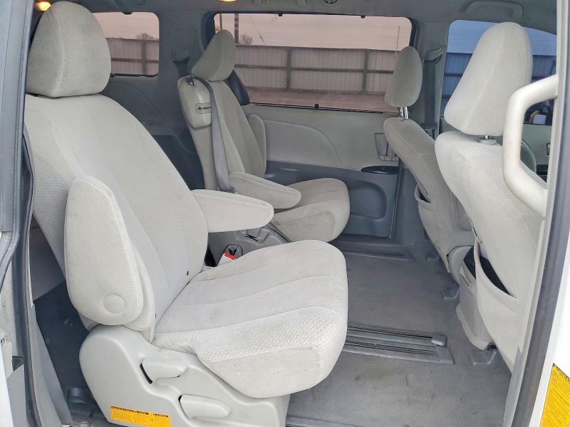 Photo 11 from auction – 2011 TOYOTA SIENNA LE with VIN 5TDKK3DC3BS045782