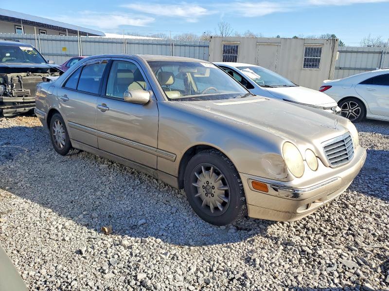 Photo 4 from auction – 2000 MERCEDES-BENZ E 320 with VIN WDBJF65J0YA993897