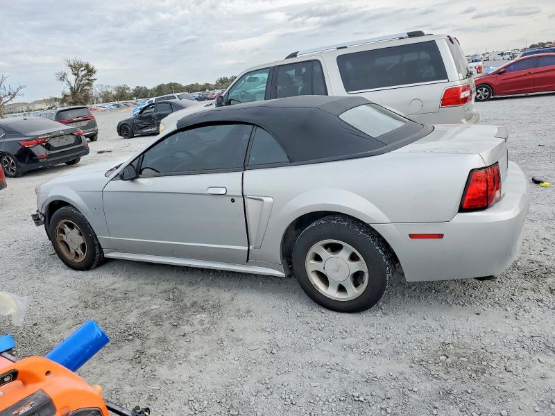 Photo 2 from auction – 2000 FORD MUSTANG with VIN 1FAFP4447YF221538