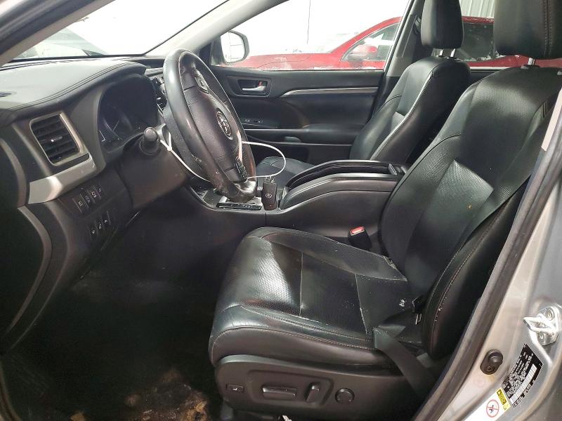 Photo 7 from auction – 2018 TOYOTA HIGHLANDER with VIN 5TDDZRFH2JS854771