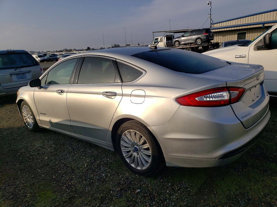 Photo 2 from auction – 2013 FORD FUSION with VIN 3FA6P0LU1DR165751