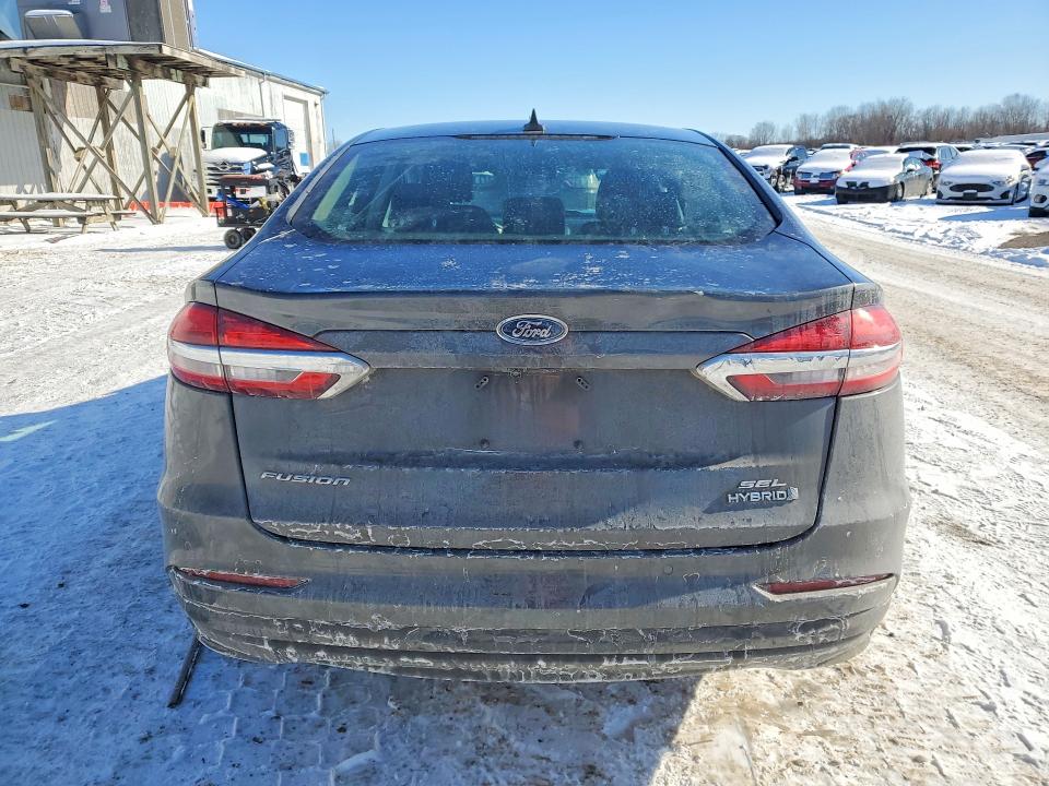 Photo 6 from auction – 2019 FORD FUSION with VIN 3FA6P0MU4KR112960