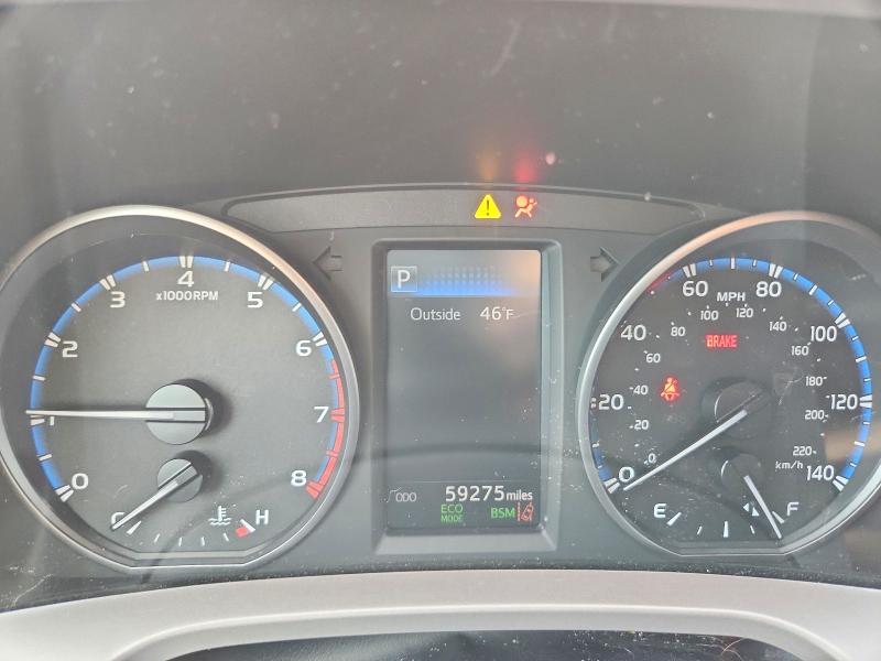 Photo 9 from auction – 2018 TOYOTA RAV4 ADVEN with VIN JTMRFREV0JJ195317