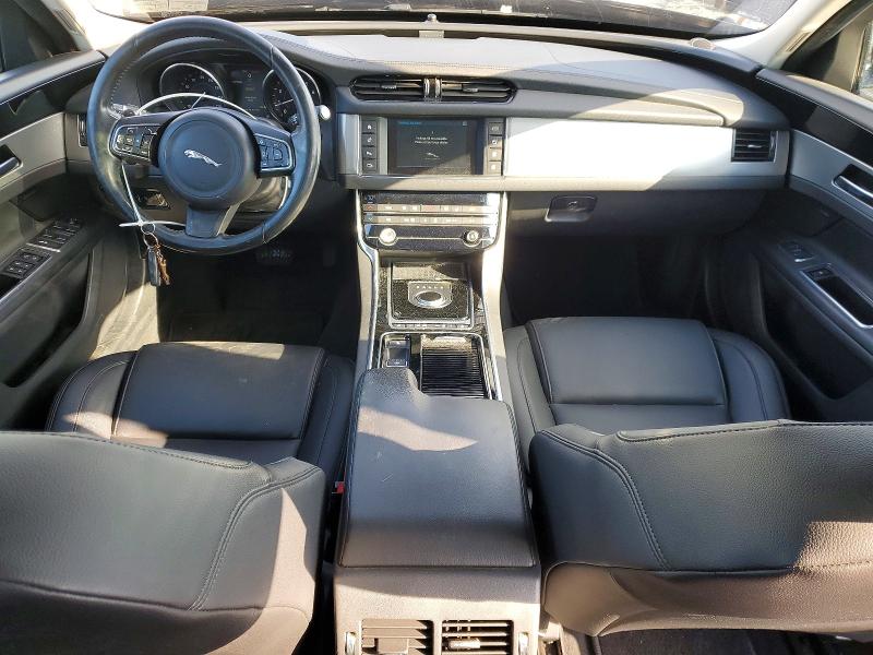 Photo 8 from auction – 2017 JAGUAR XF PREMIUM with VIN SAJBJ4BV9HCY35127