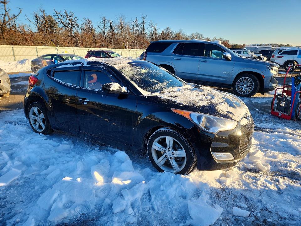 Foto 4 de la subasta – 2014 HYUNDAI VELOSTER con VIN KMHTC6AD3EU201394