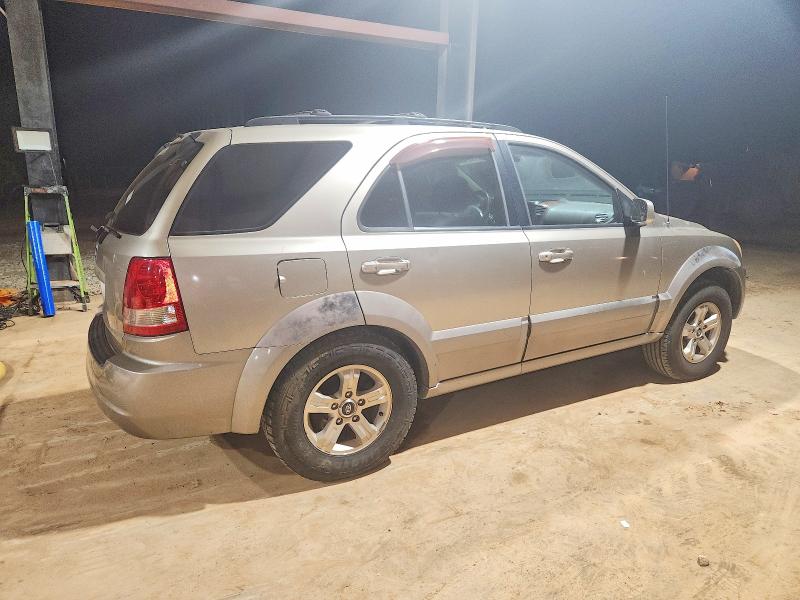 Photo 3 from auction – 2004 KIA SORENTO EX with VIN KNDJD733845322739