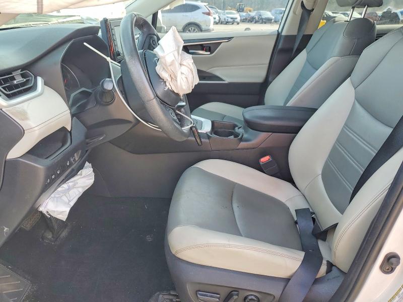 Photo 7 from auction – 2021 TOYOTA RAV4 with VIN 2T3C1RFV8MW148223