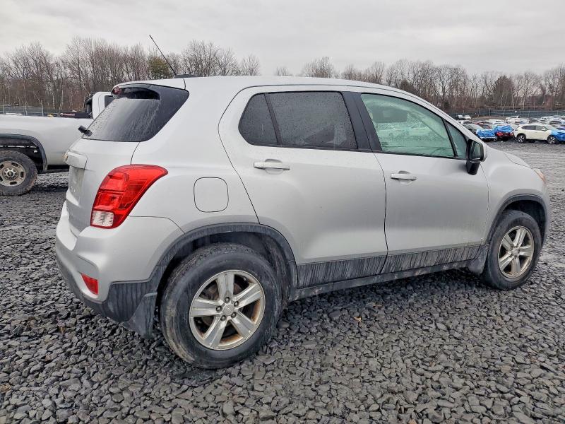 Photo 3 from auction – 2019 CHEVROLET TRAX LS with VIN 3GNCJNSB3KL285652