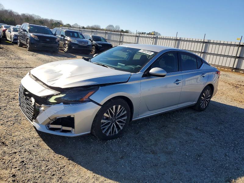 NISSAN ALTIMA 2023 with VIN 1N4BL4DVXPN352499 - Photo from auction