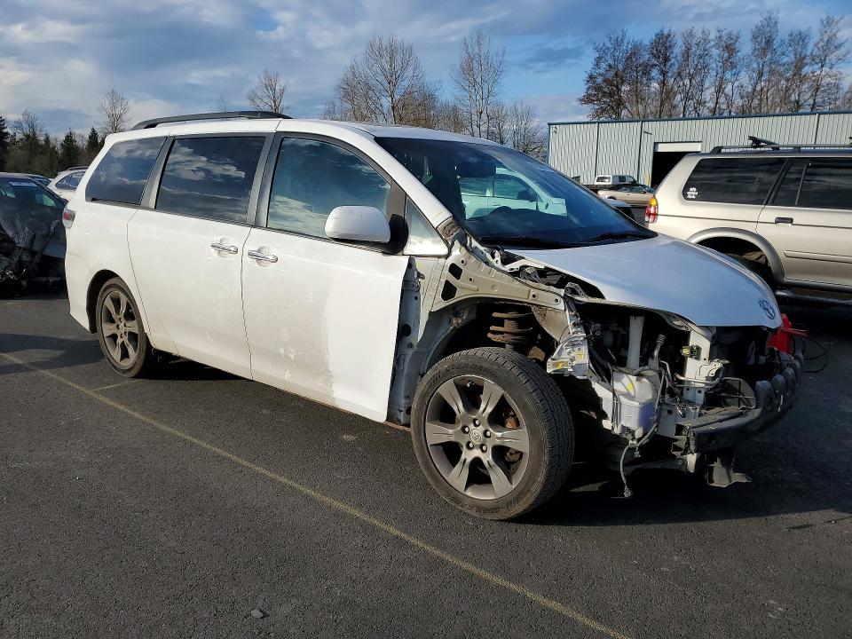 Photo 4 from auction – 2015 TOYOTA SIENNA with VIN 5TDXK3DC2FS665857