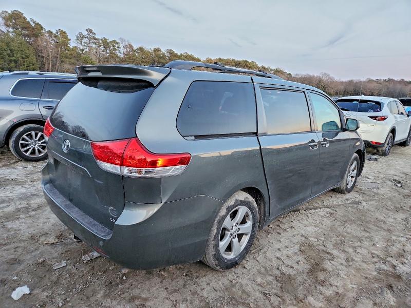Photo 3 from auction – 2011 TOYOTA SIENNA with VIN 5TDKK3DC5BS078024