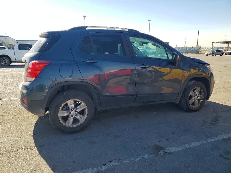 Photo 3 from auction – 2021 CHEVROLET TRAX 1LT with VIN KL7CJPSB1MB321148