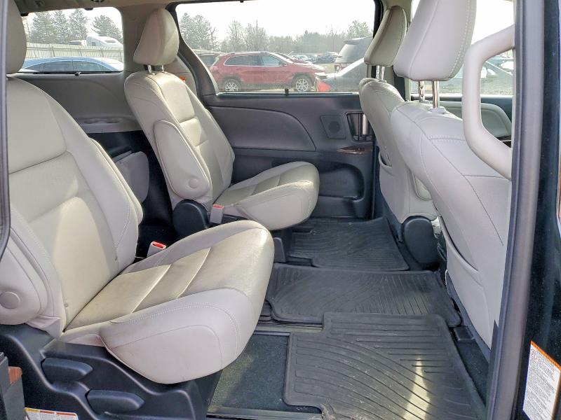 Photo 11 from auction – 2020 TOYOTA SIENNA XLE with VIN 5TDDZ3DC0LS239241