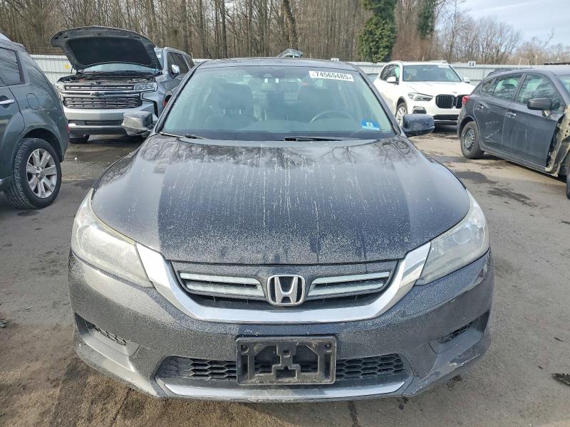Photo 5 from auction – 2014 HONDA ACCORD with VIN 1HGCR6F52EA002599