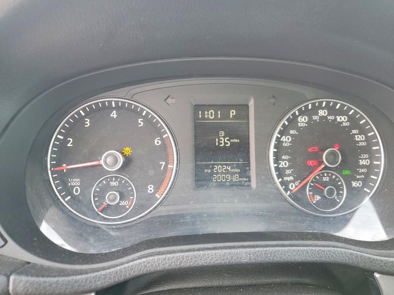 Photo 9 from auction – 2014 VOLKSWAGEN PASSAT S with VIN 1VWAS7A32EC028160