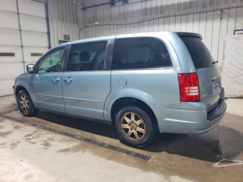Photo 2 from auction – 2010 CHRYSLER TOWN & COU with VIN 2A4RR2D13AR365933