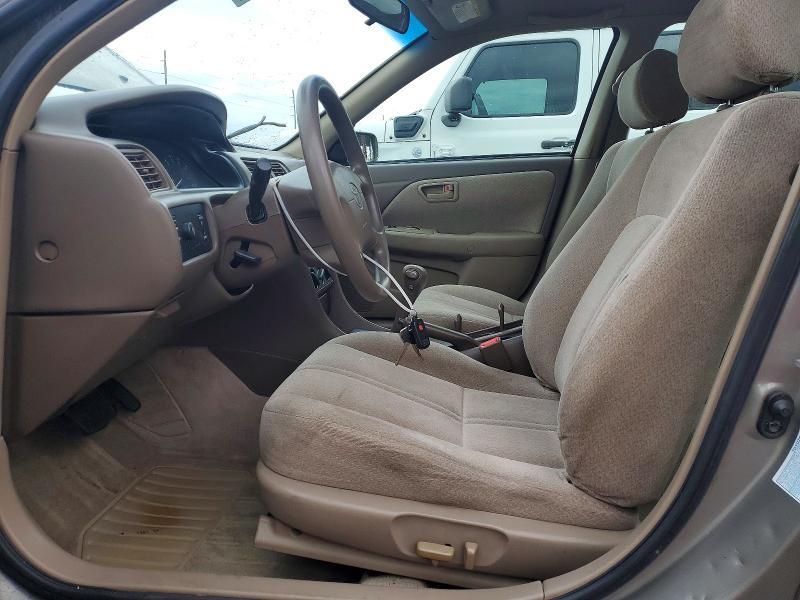 Photo 7 from auction – 2000 TOYOTA CAMRY CE with VIN 4T1BG22K9YU709055
