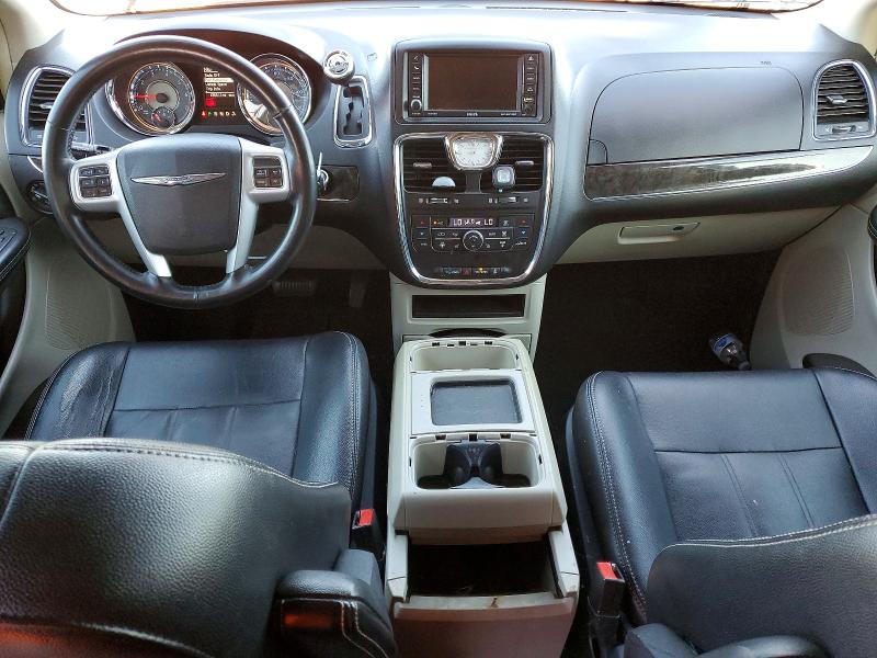 Photo 8 from auction – 2016 CHRYSLER TOWN & COU with VIN 2C4RC1BG1GR247378