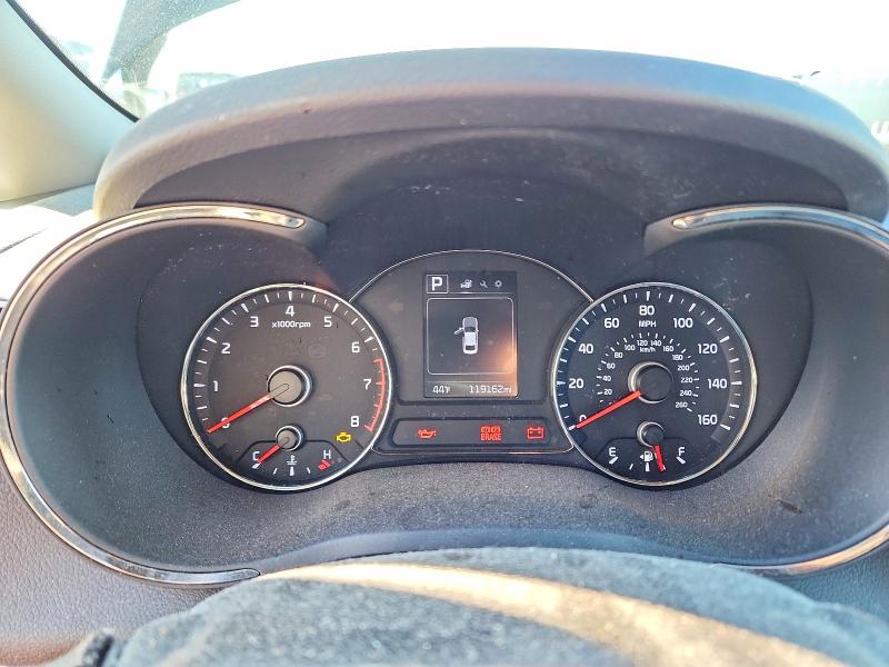 Photo 9 from auction – 2017 KIA FORTE LX with VIN 3KPFL4A79HE124193