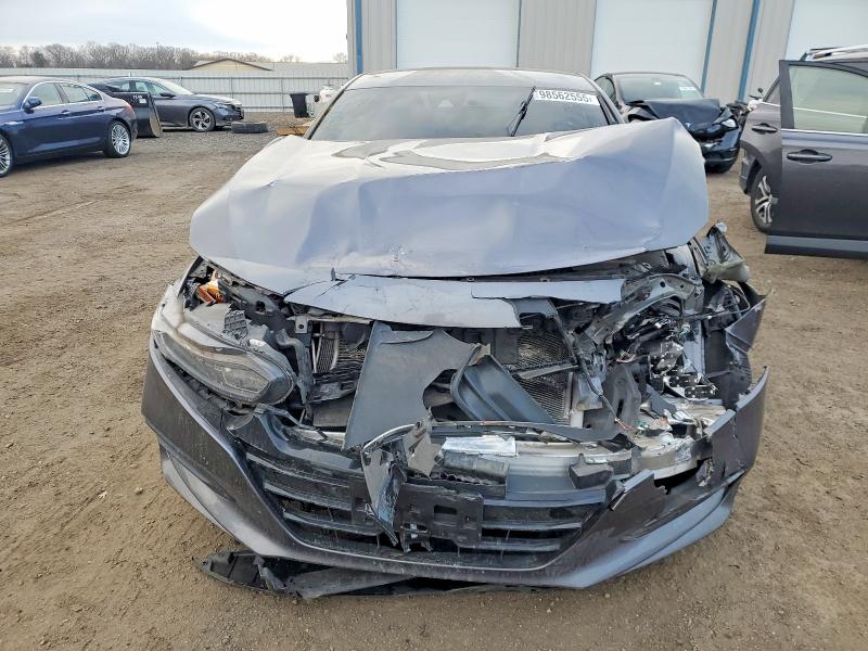 Photo 5 from auction – 2018 HONDA ACCORD with VIN 1HGCV1F17JA006444