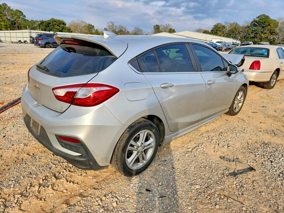 Photo 3 from auction – 2018 CHEVROLET CRUZE with VIN 3G1BE6SM9JS535330