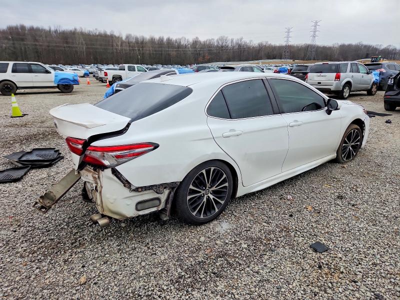 Photo 3 from auction – 2019 TOYOTA CAMRY L with VIN 4T1B11HK2KU731277