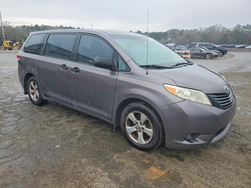 Photo 4 from auction – 2012 TOYOTA SIENNA with VIN 5TDZK3DC2CS209409