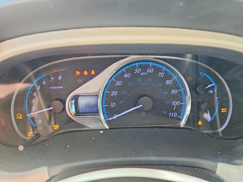 Photo 9 from auction – 2012 TOYOTA SIENNA XLE with VIN 5TDYK3DCXCS255551