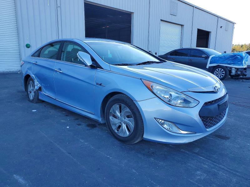 Photo 4 from auction – 2014 HYUNDAI SONATA with VIN KMHEC4A47EA118162